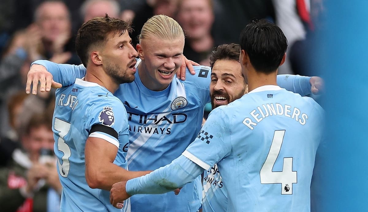 en triunfo de Manchester City sobre Manchester United. EFE