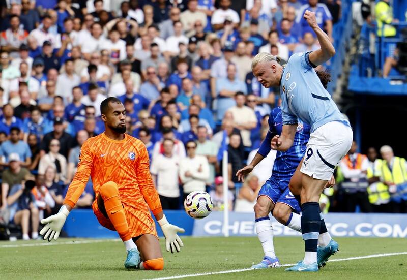 Erling Haaland abrió la cuenta en Stamford Bridge ante el Chelsea. (Foto: EFE)