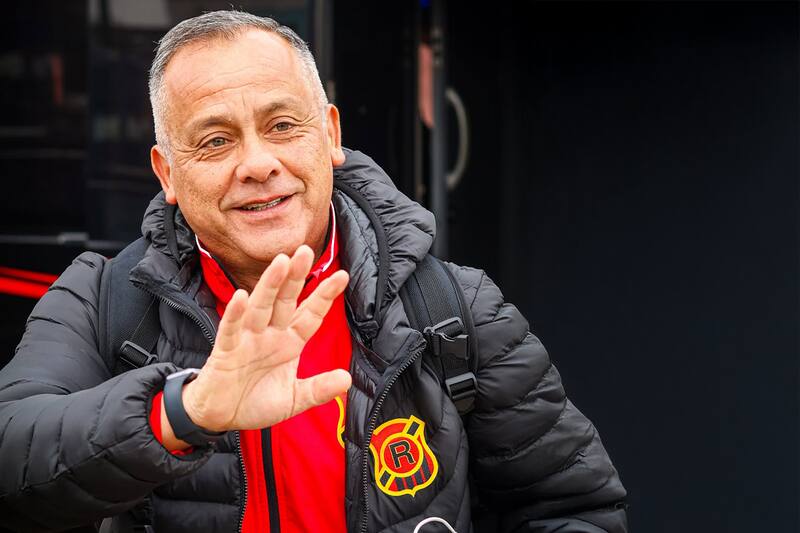 El DT al mando de Rangers. Foto: @rangersdetalca.cl