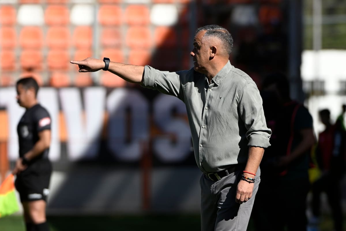 El estratega dejó de ser entrenador de Rangers de Talca. Foto: Agencia Aton