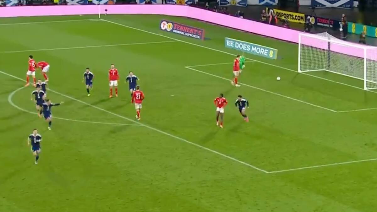 Con dos goles en los descuentos: la dramática clasificación de selección europea que vuelve al Mundial tras 28 años