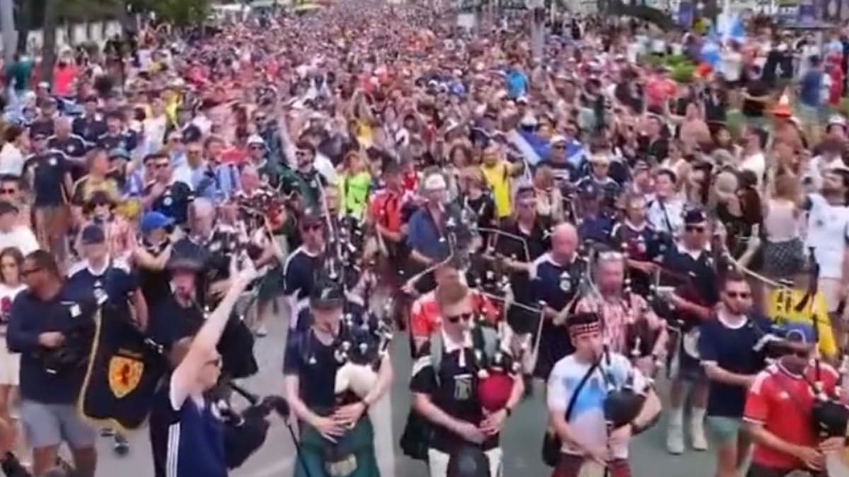 VIDEO | Al ritmo de las gaitas: así fue la masiva llegada de hinchas escoceses para enfrentar a Brasil