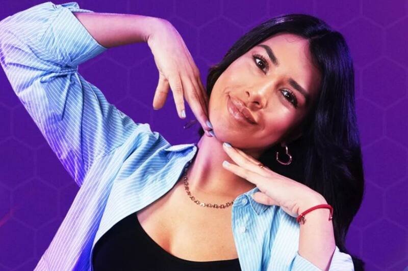 La influencer disfruta del calor húmedo de Brasil junto a un amigo. Créditos: Nueva Mujer.