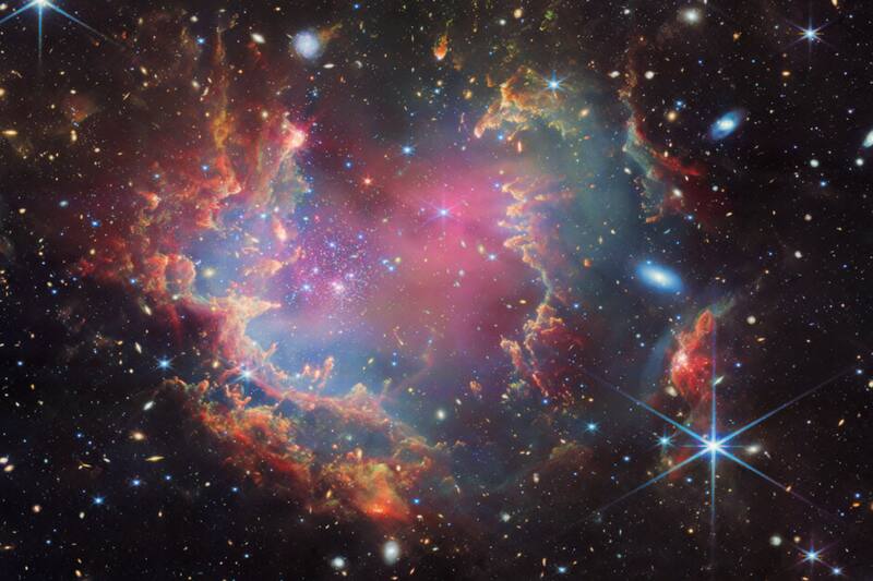 Grupo de científicos de nivel internacional utilizaron el telescopio James Webb para observar su nuevo descubrimiento.