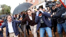 El rey de España pide disculpas ante indignación de los ciudadanos afectados por la DANA