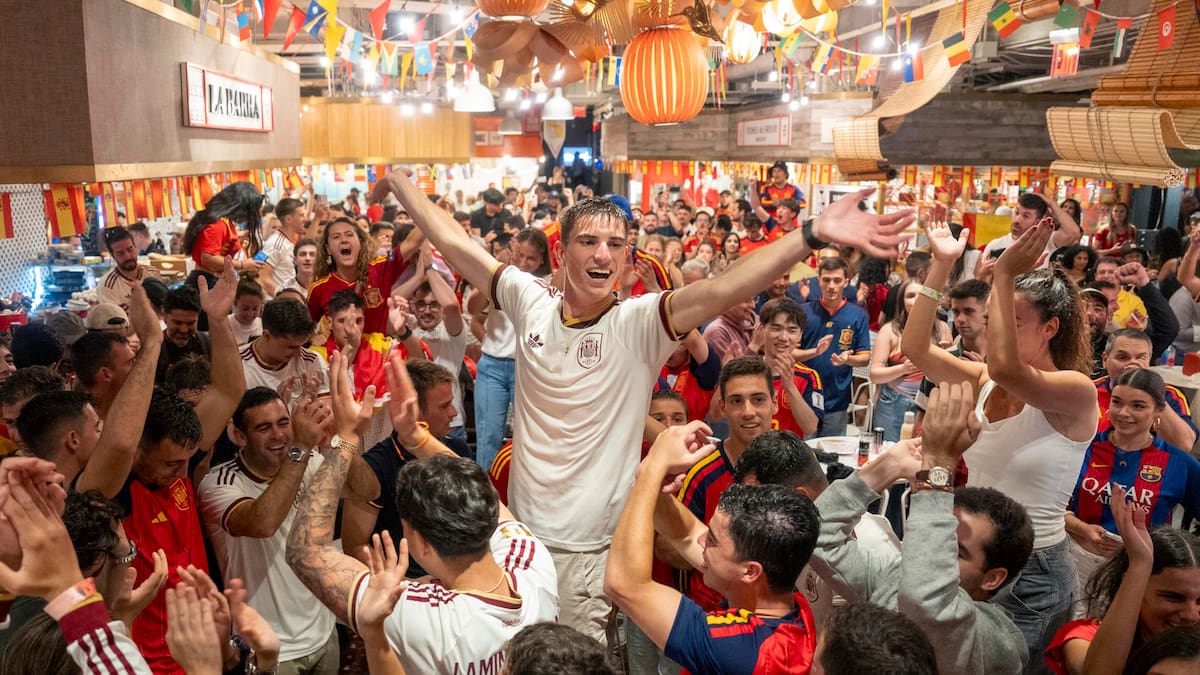 VIDEO | Españoles sorprenden con adaptación del reconocido cántico argentino del Mundial 2022