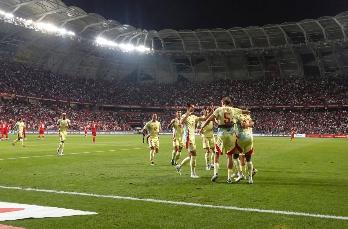 VIDEO | ¡La tocaron todos! El golazo de España en las Eliminatorias europeas