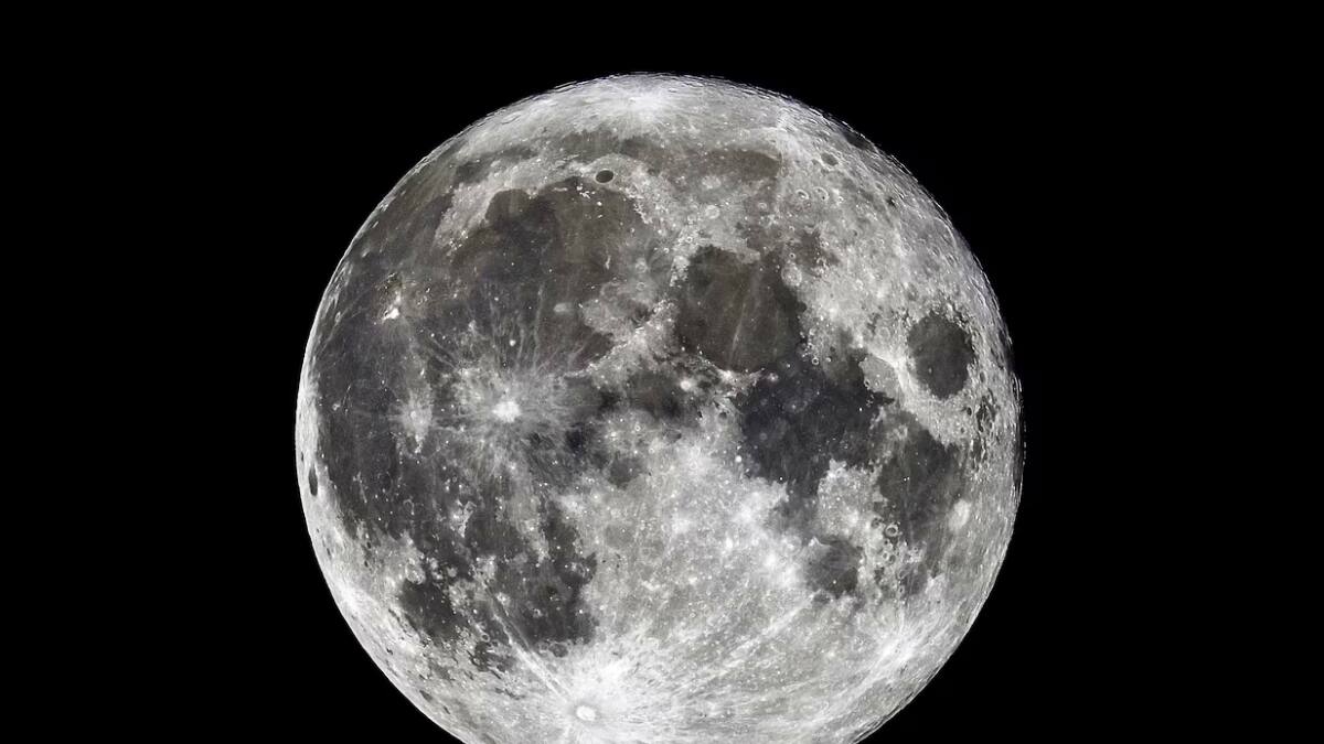 No te pierdas la Luna de la Nieve que está por llegar: ¿cuándo y cómo verla mejor?