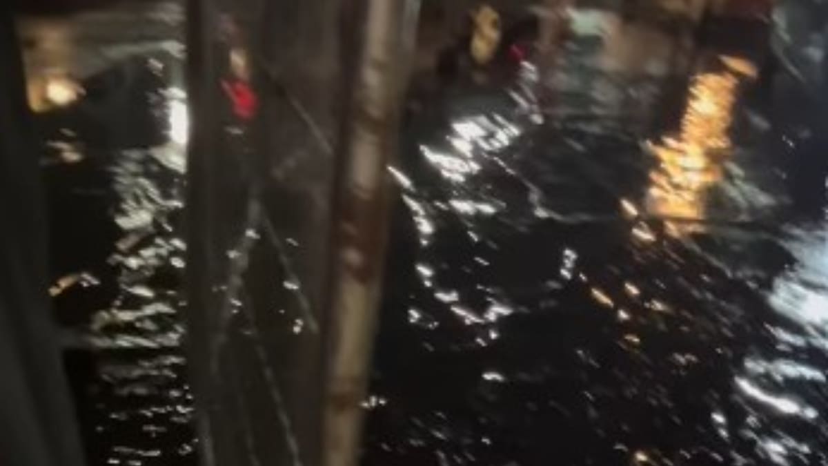 VIDEO | Hinchas de Colo-Colo reclaman por inundación en los estacionamientos del Monumental