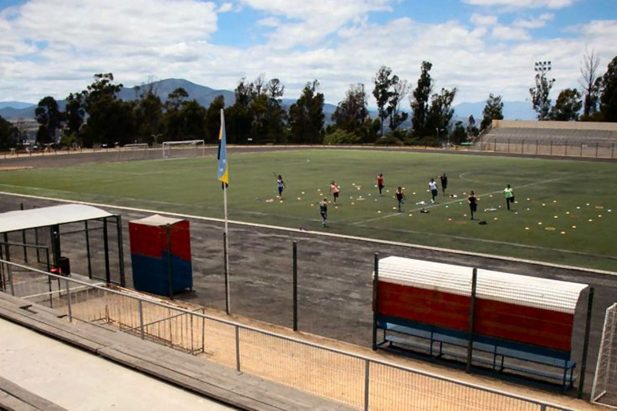 El Estadio Atlético de Concón, recinto que recibirá el partido Everton vs Colo Colo.