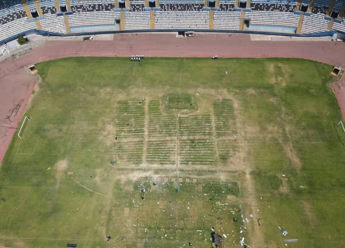 Así quedó la cancha del recinto antofagastino luego de desarrollarse el festival comunal.