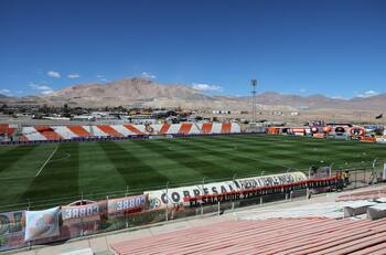 Mítico estadio del fútbol chileno cambiará su nombre