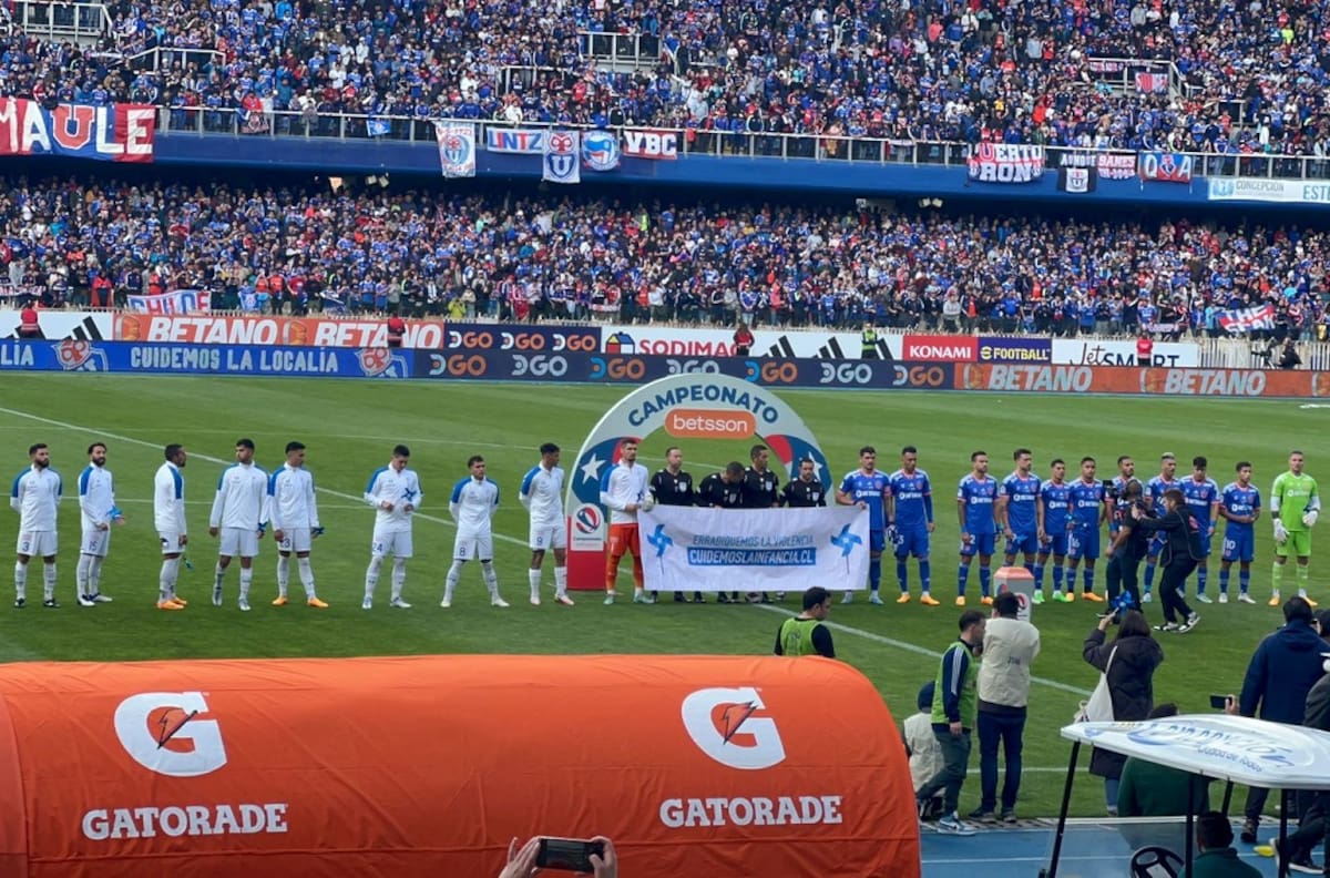 Estadio clave para el fútbol chileno prepara radical medida para mejorar su cancha