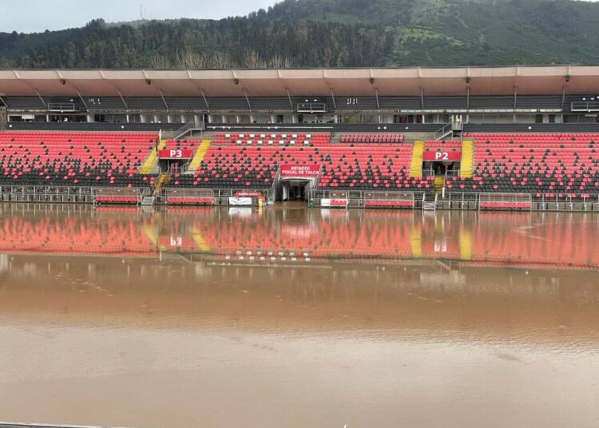 Inundado completamente está el reducto deportivo.