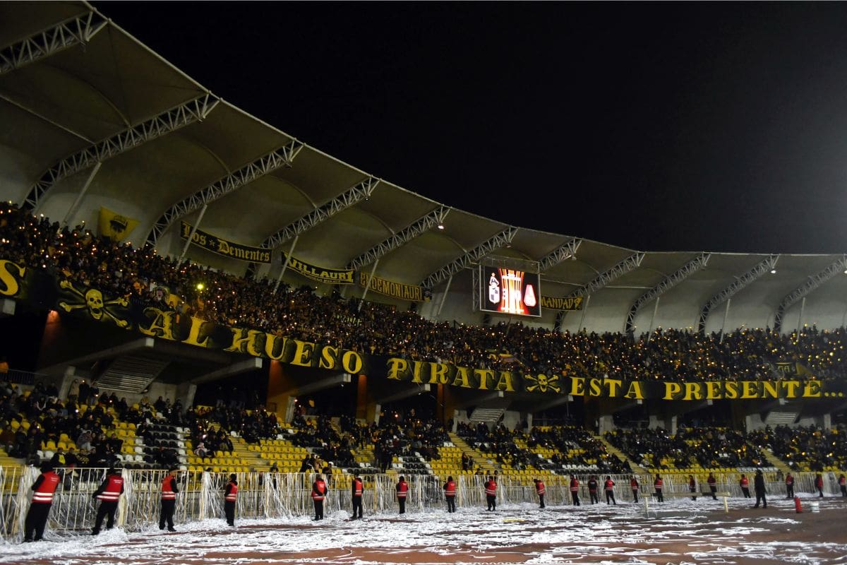 La tribuna donde se ubica la barra de Coquimbo está siendo modificada. Foto: Agencia Aton.
