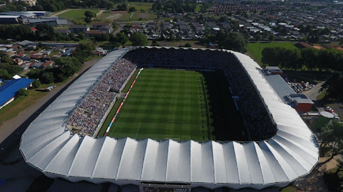 Los estadios del fútbol chileno que más millones le han costado al Estado