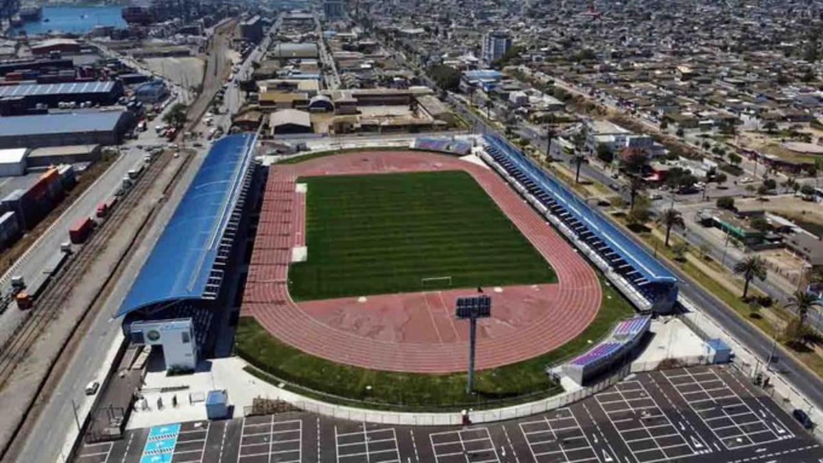 Estadio Municipal de San Antonio se prepara para abrir sus puertas.