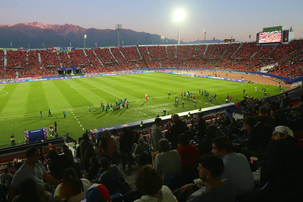 Recibió más de 42 mil personas contra los japoneses. (Foto: Photosport)