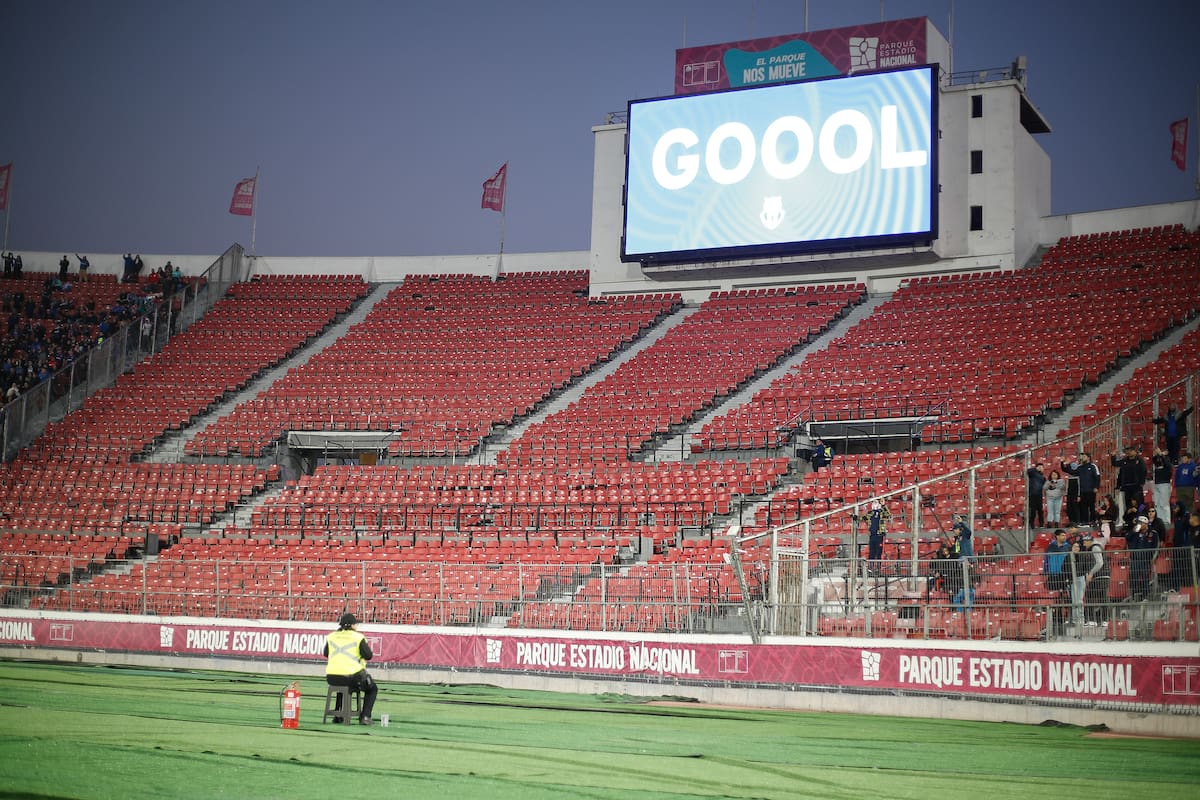 El Coloso de Ñuñoa se divide entre la U y BTS.