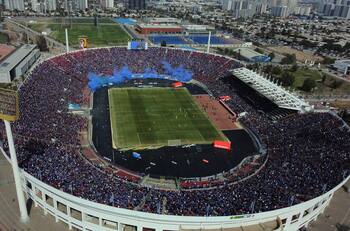 Incidentes en partido de Colo Colo tienen en jaque el debut de la U en Copa Chile