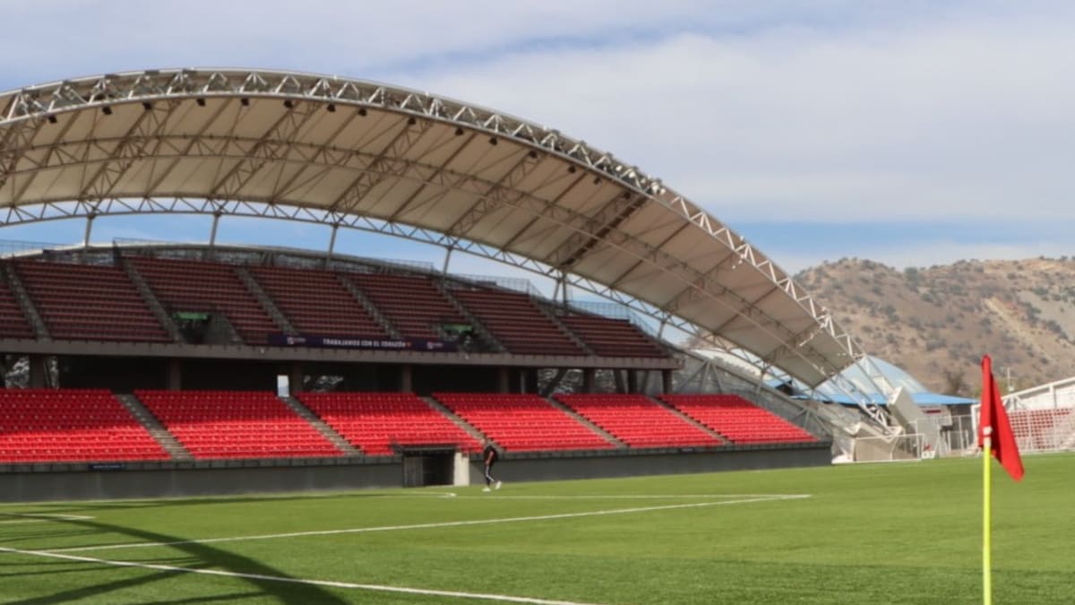 ¿Lo sabías? Estos dos estadios del fútbol chileno fueron diseñados por el hermano de Juan Cristóbal Guarello