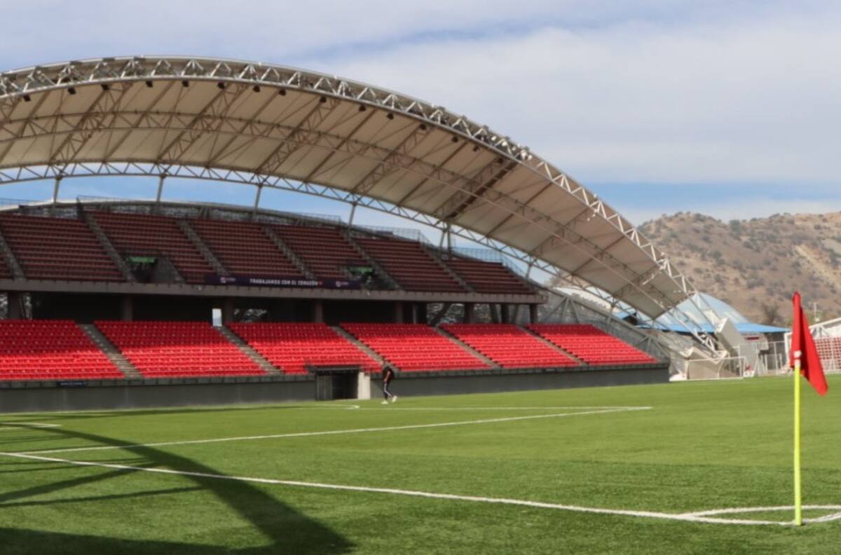 ¿Lo sabías? Estos dos estadios del fútbol chileno fueron diseñados por el hermano de Juan Cristóbal Guarello
