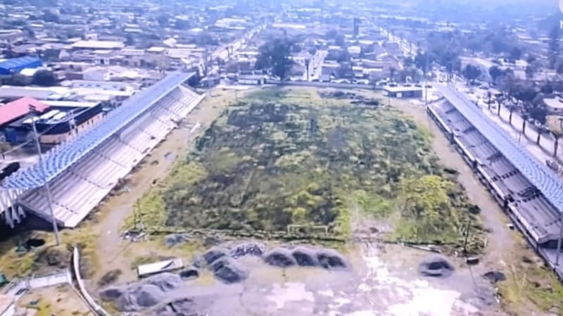 La modernización del estadio municipal de Melipilla será retomada tras varios años desde su detención.