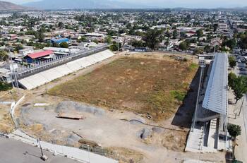 “Ni para pagar guardias”: Deportes Melipilla sufre con la paralización del Estadio Roberto Bravo