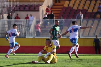 Juega en la UC y despedaza la cancha del Santa Laura: “Es la peor que he visto en mi carrera”
