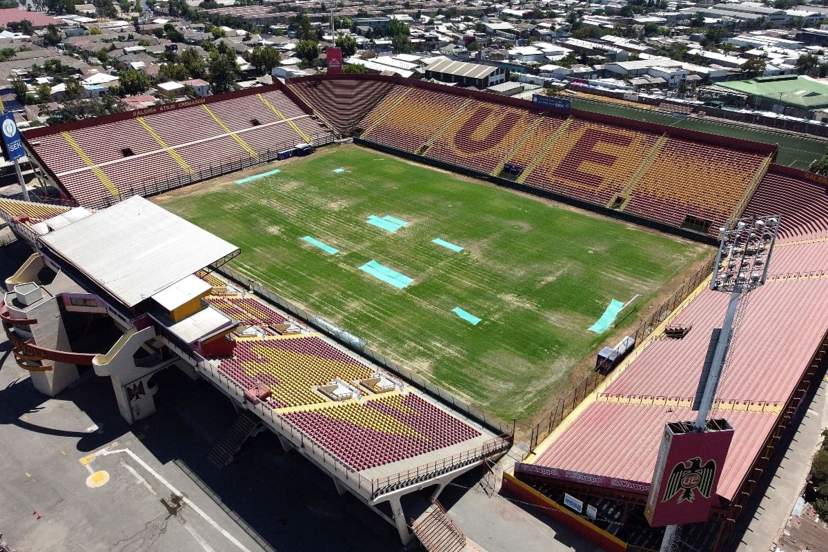 Los problemas de la Catedral del Fútbol Chileno.