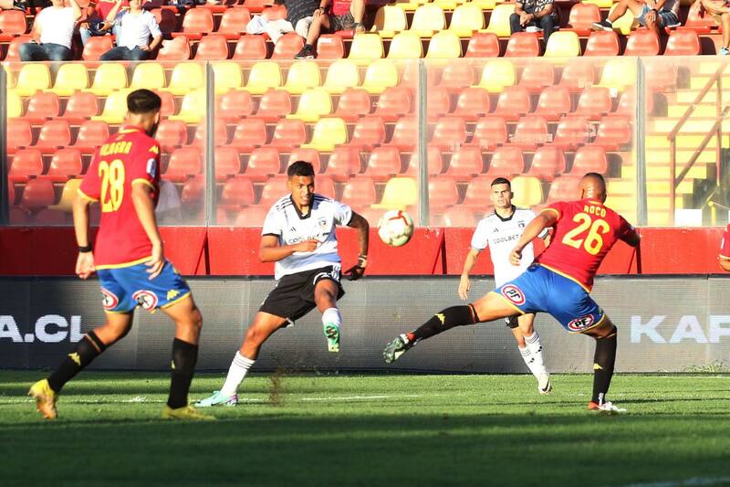 Unión Española recibió a Colo Colo en la primera fecha del torneo solo con público local y la respuesta en las tribunas no fue buena. Foto: Agencia Aton.