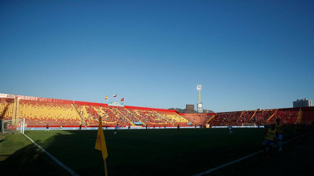 Política sí, fútbol no: Candidata presidencial cerrará su campaña en el Estadio Santa Laura