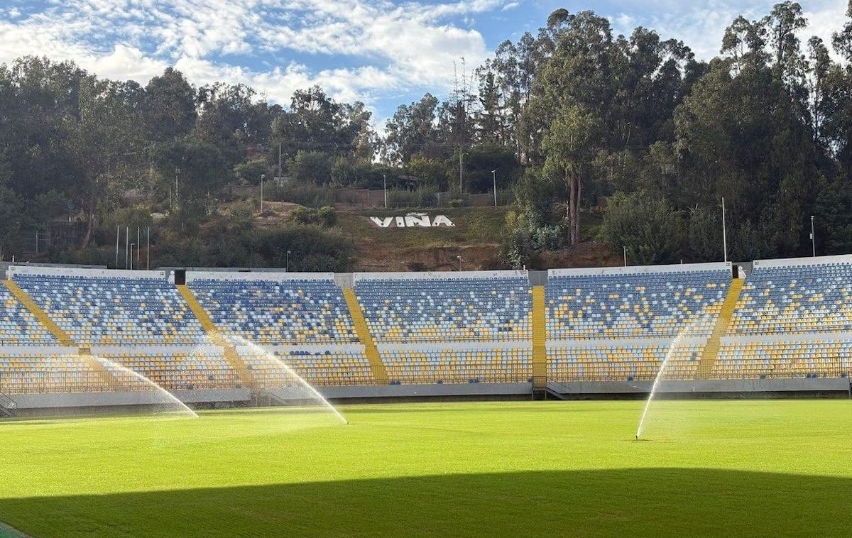 en menos de un mes el césped quedó completamente renovado tras concierto de Chayanne. Foto: Municipalidad de Viña del Mar