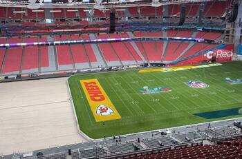 VIDEO | Cancha retráctil y mucho lujo: así es el estadio que albergará el Super Bowl 2023