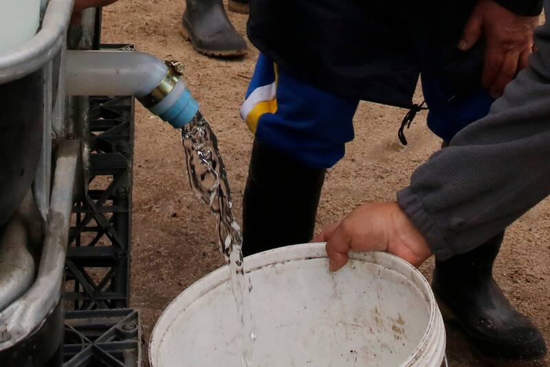 Por hasta 15 horas podrían estar algunas de las zonas afectadas sin servicio. Créditos: Juan Eduardo Lopez/ Aton Chile.