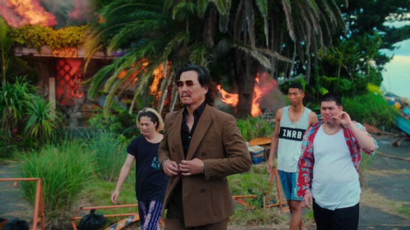 La serie sigue a un grupo de estafadores inmobiliarios. Créditos: Netflix