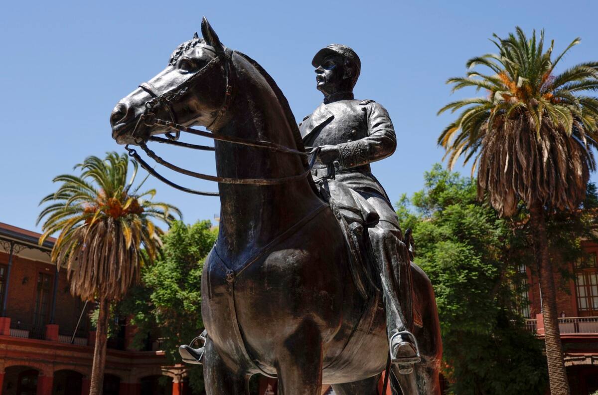Plaza Baquedano tendrá nuevo rostro: esta es la emblemática figura chilena que reemplazaría la anterior estatua
