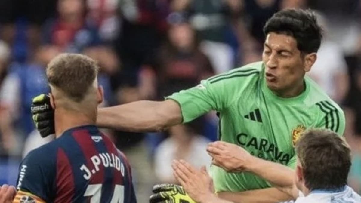 Esteban Andrada, el arquero que sonó en Colo-Colo y noqueó a un rival arriesga 15 partidos de suspensión