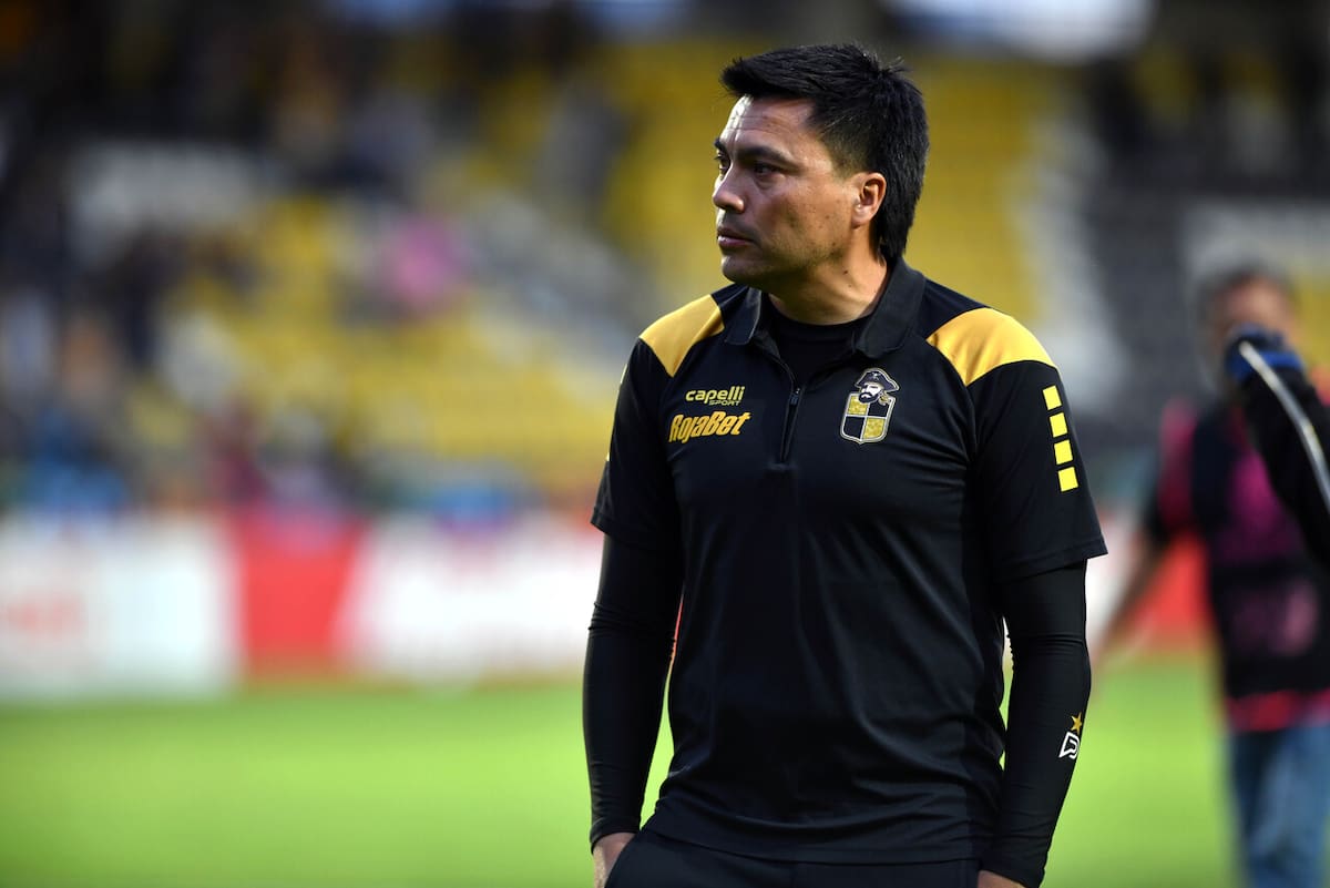 El hoy entrenador del Querétaro de México recordó como se dio su salida de los Piratas. Foto: Agencia Aton.