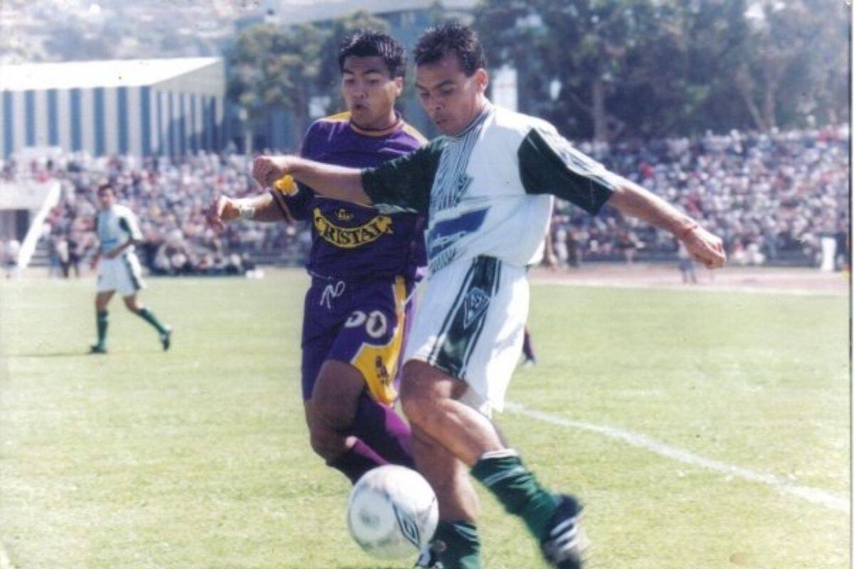Los primeros años del Chino en el fútbol profesional, con la camiseta de Deportes Concepción.