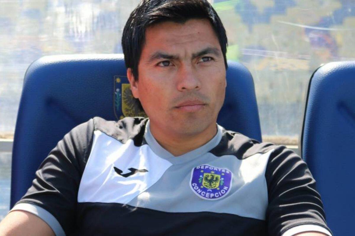 El entrenador dirigió desde la quinta división al León de Collao.