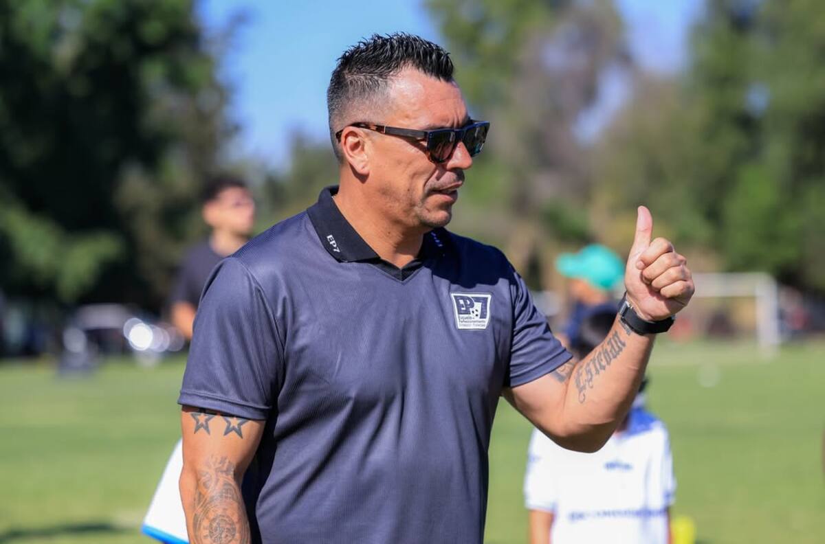 “Ya hubo un conflicto”: Colegio de Entrenadores deja en suspenso el debut de Esteban Paredes como DT