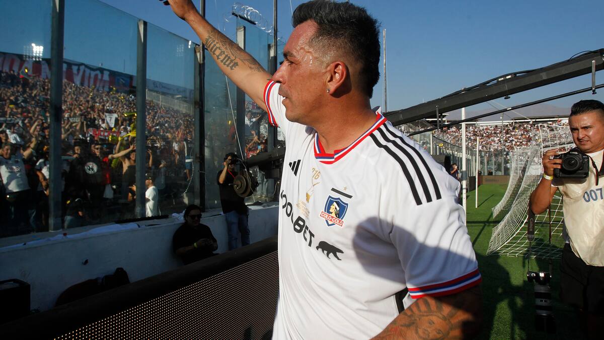 Esteban Paredes responde a polémica por campaña política: “Mi libertad de expresión es igual a la del resto”