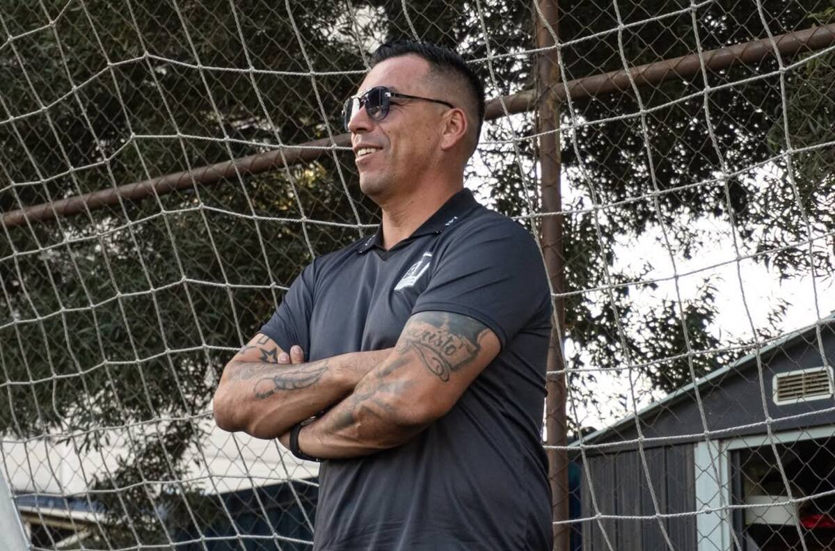 El espectacular cuerpo técnico que conformó Esteban Paredes para su primera experiencia como DT