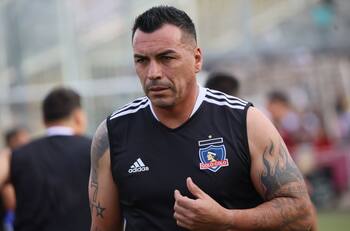 ¿Regresa al Monumental? Esteban Paredes sorprendió en Colo Colo al postularse para este cargo