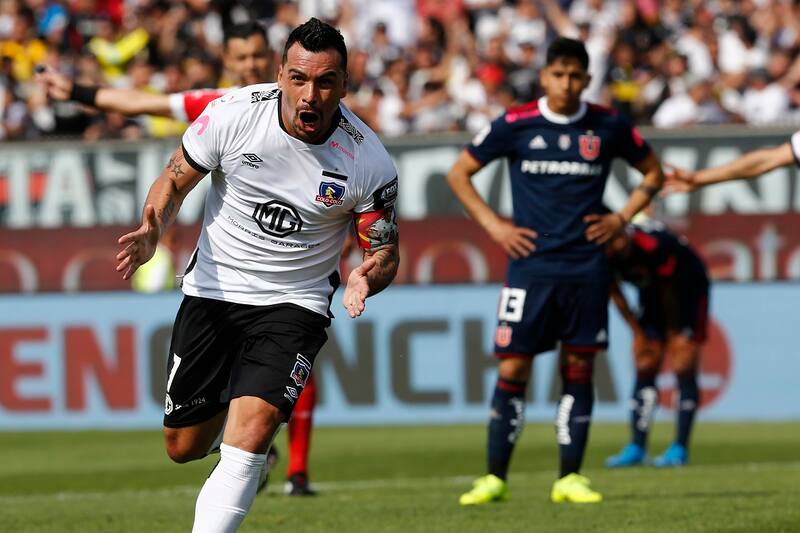 celebrando su gol 216 ante Universidad de Chile.