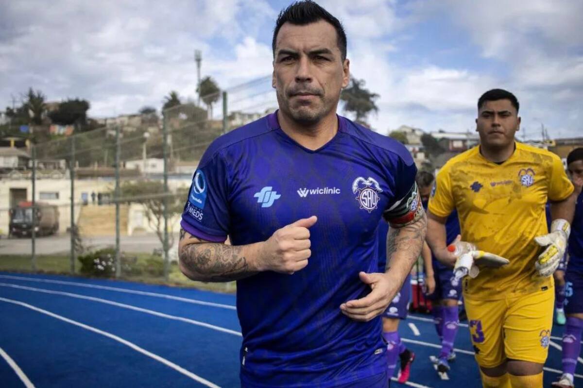 Esteban Paredes salió del retiro para jugar en San Antonio Unido
