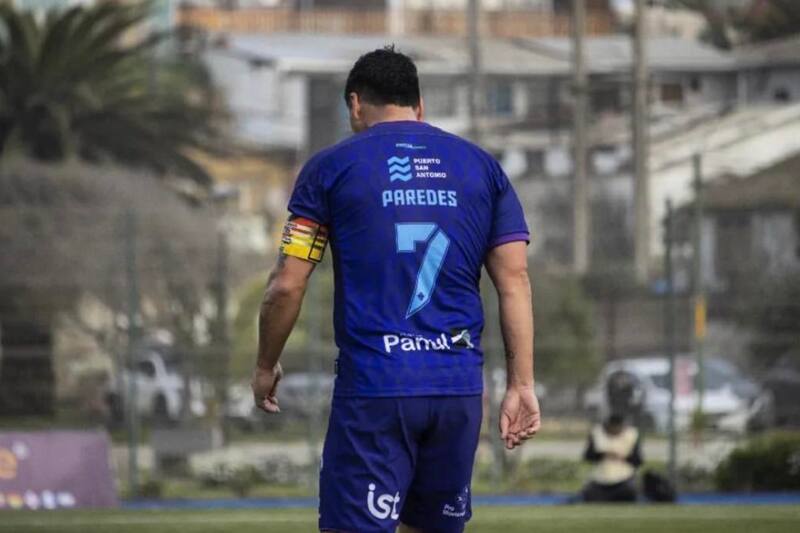 El ídolo de Colo Colo no está pasando por un buen momento en San Antonio Unido. (Foto: Dale SAU)