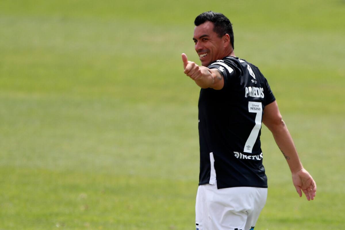 Esteban Paredes en su faceta como jugador de Colo Colo, algo que quedará en el pasado. Foto: Agencia Aton.