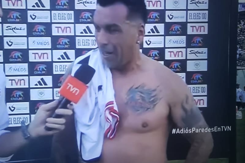 Esteban Paredes se despidió en el Estadio Monumental.
